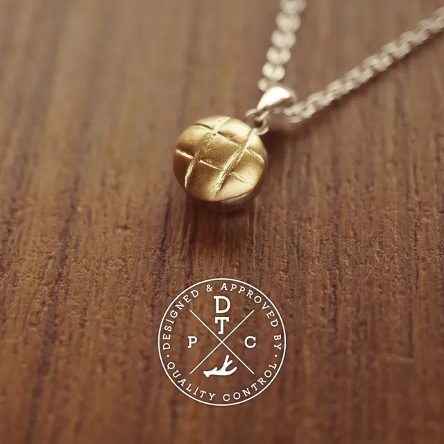 925 Silver & 18k Yellow Gold Pineapple Bun Pendant