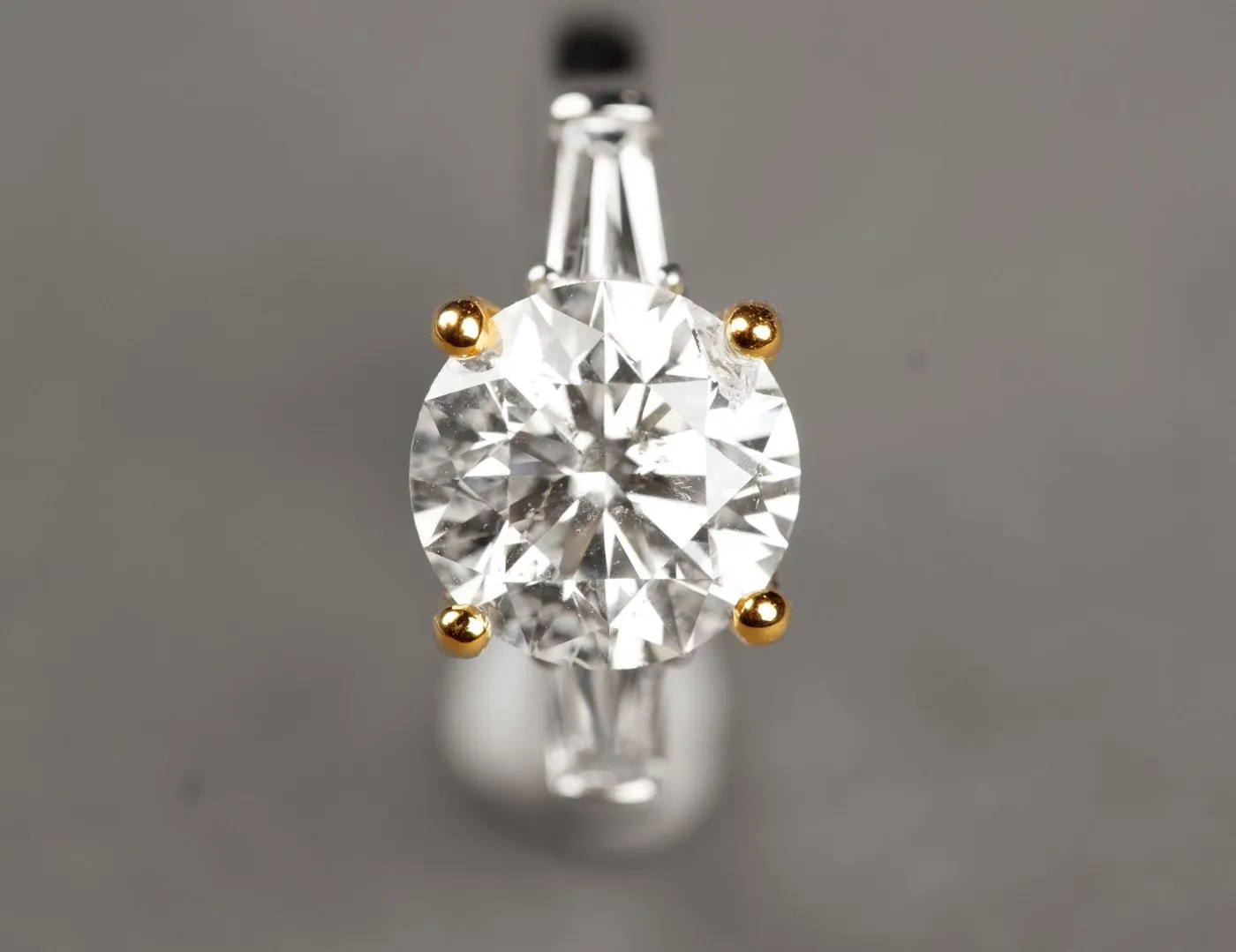Platinum mix yellow gold ring with 3 carat Diamond and baguette at side — view 5