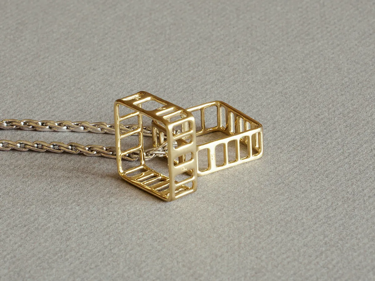 18k Yellow Gold Pendant Set — 1