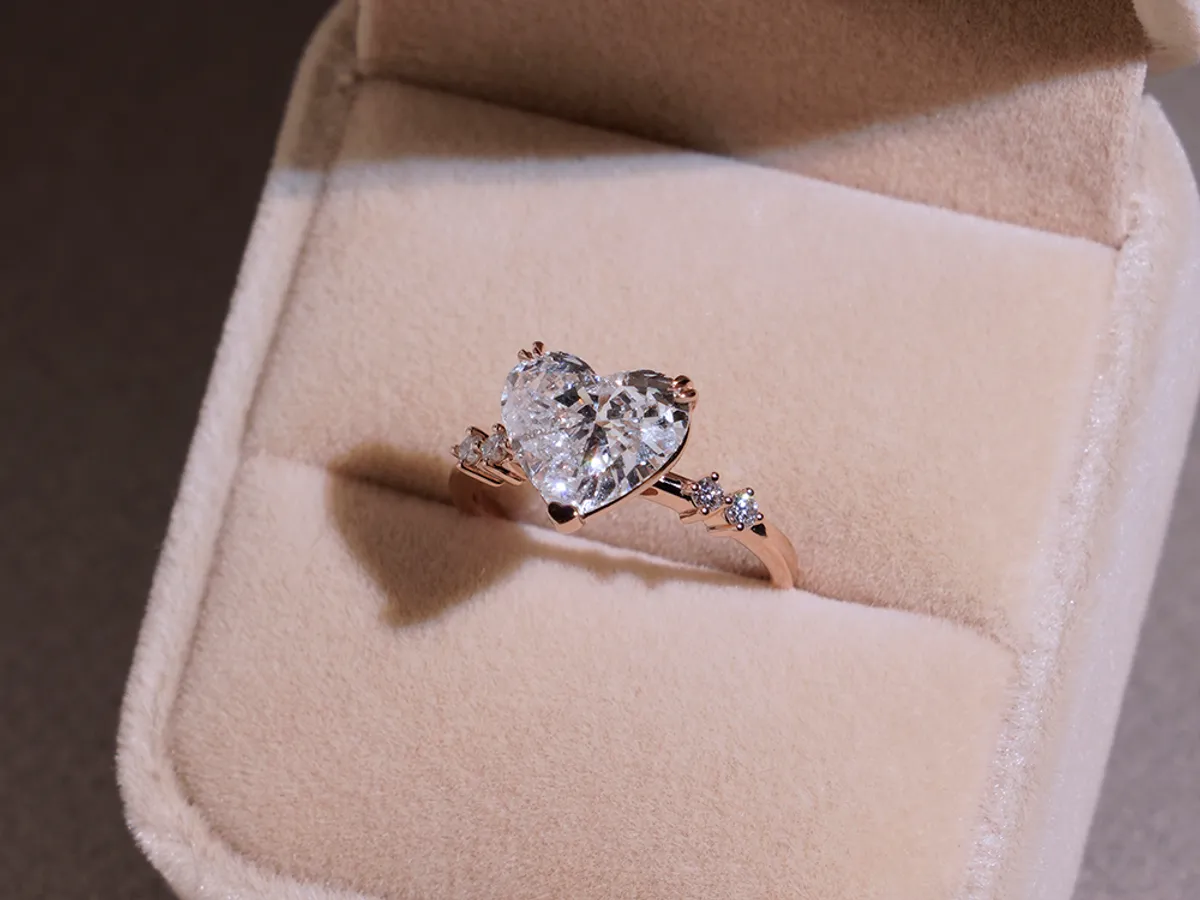 18k White Gold Diamond Ring (3ct heart shape) — 3