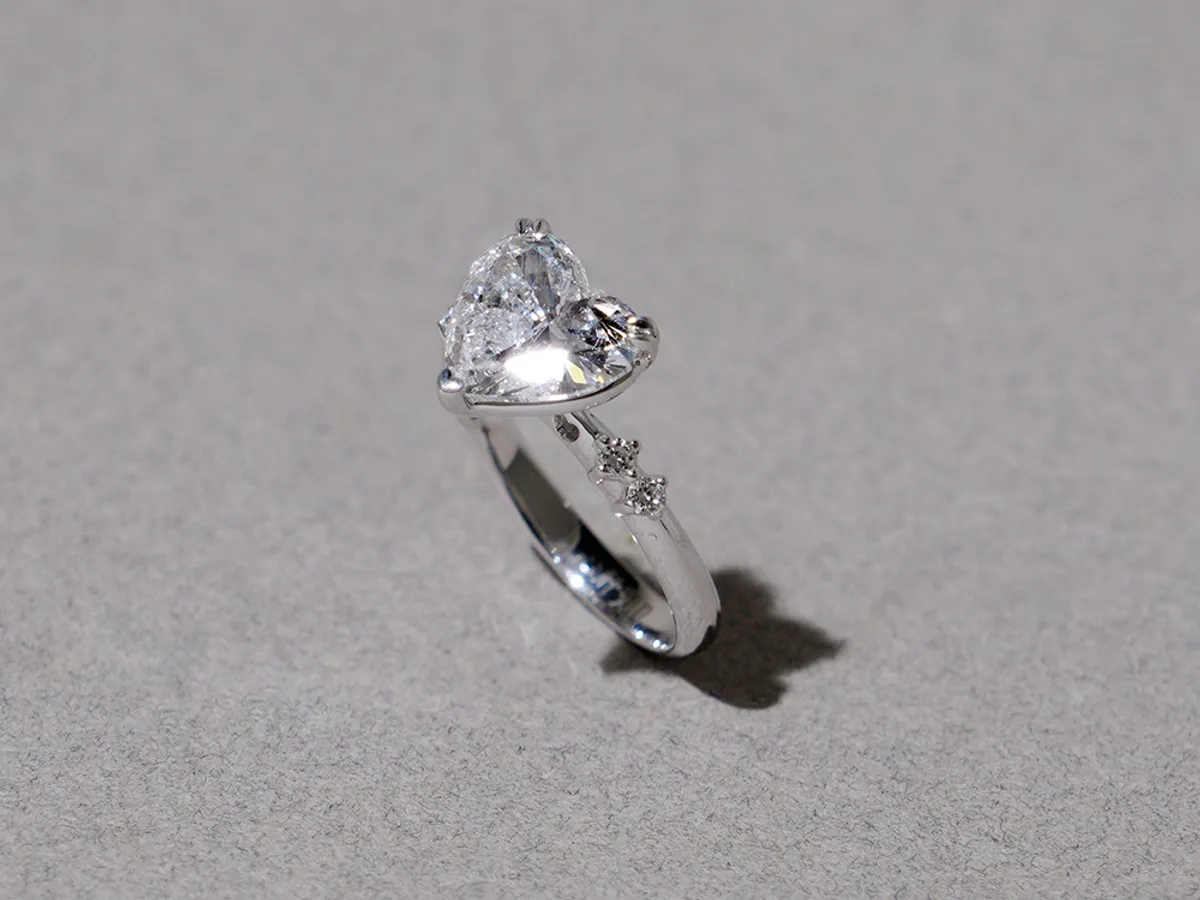 18k White Daimond Ring (heart shape) — 2