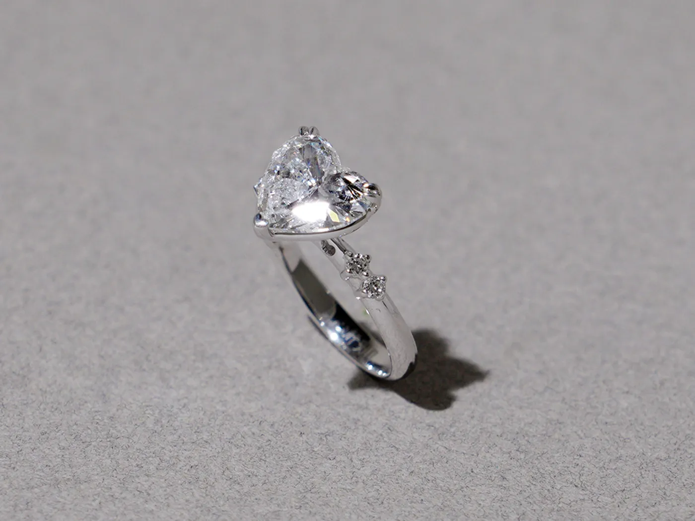 18k White Daimond Ring (heart shape) — view 2