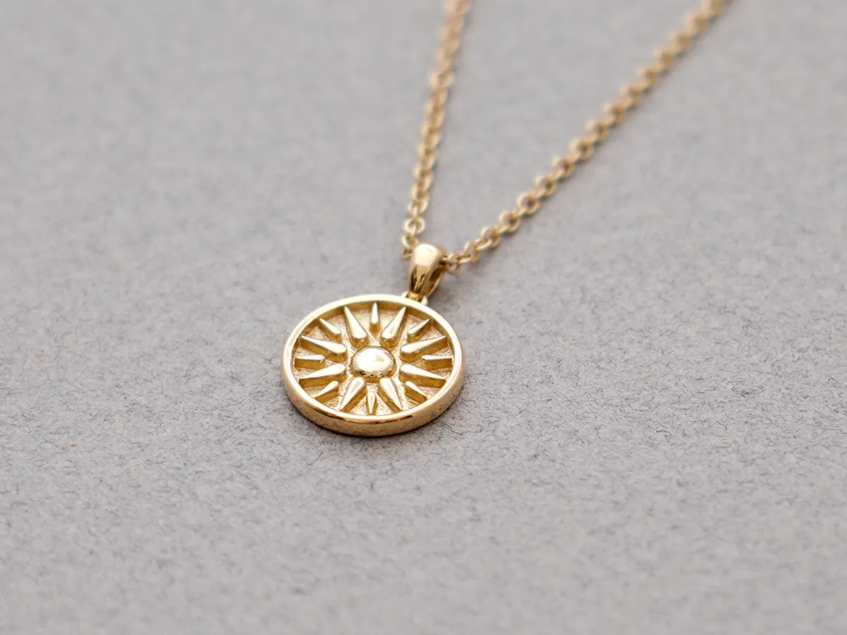 18k Yellow Gold Pendant with Necklace (Sun) — 4