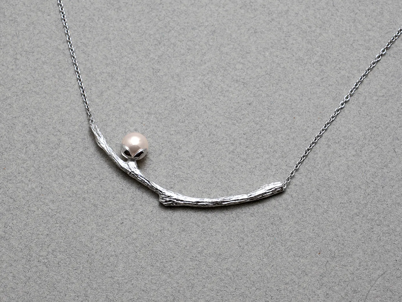 925 Silver Necklace with Pearl (Tree Bark) — view 1