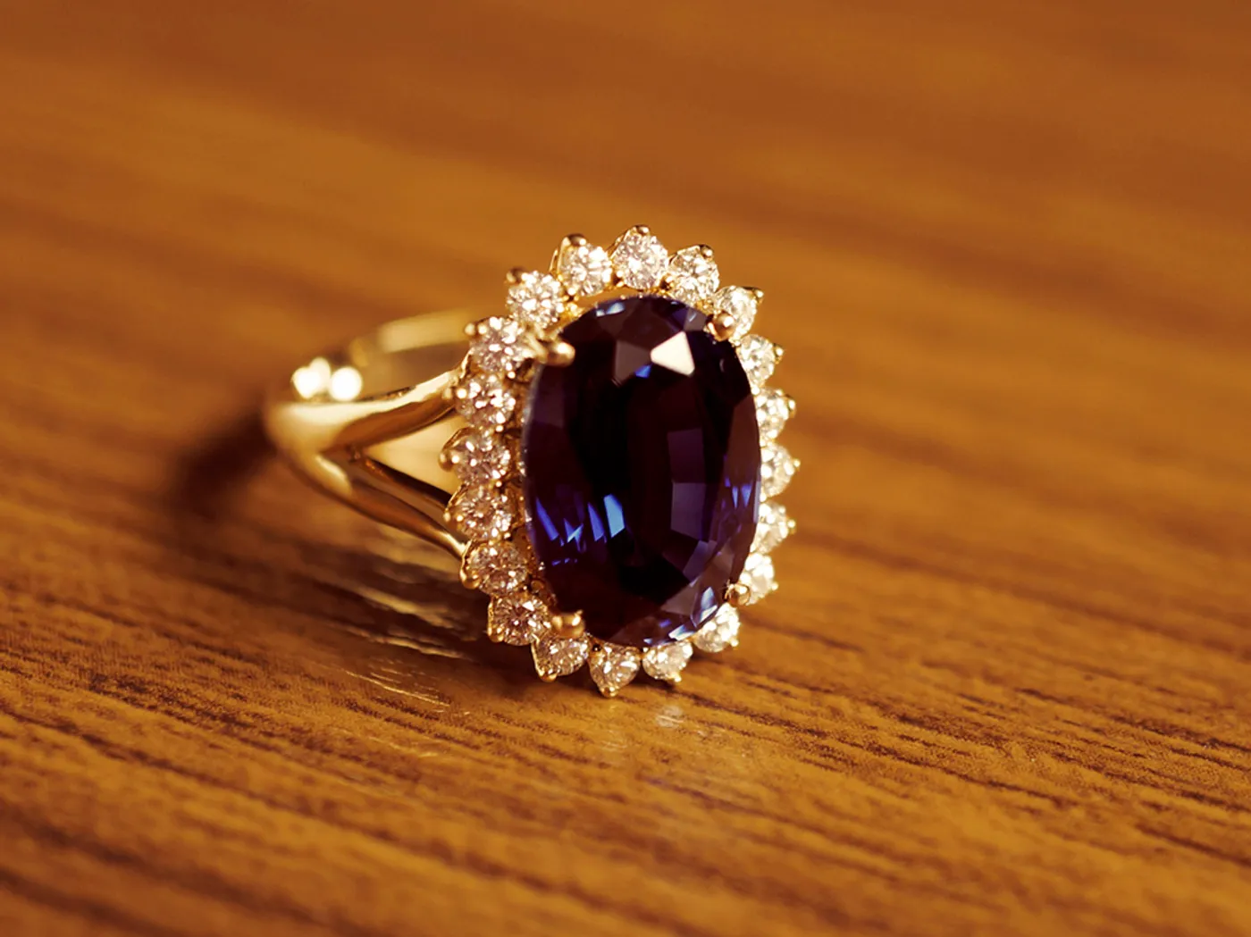 18k White Gold_Ring (with syn Sapphire) — view 6