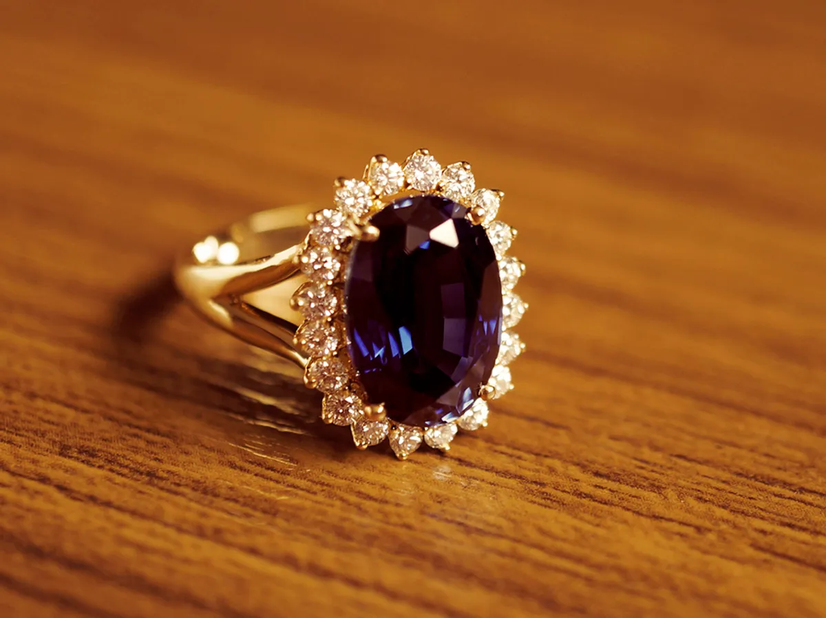18k White Gold_Ring (with syn Sapphire) — 6