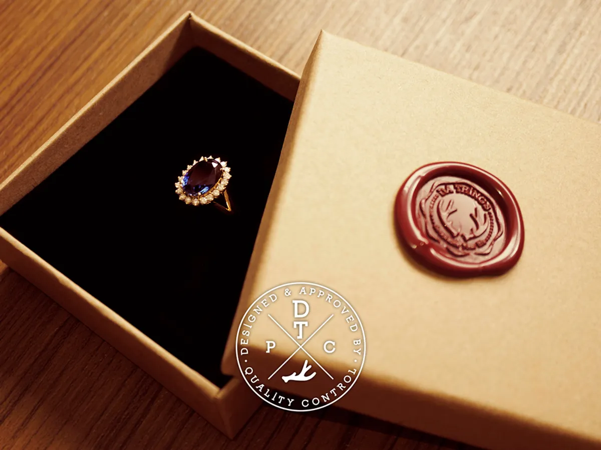 18k White Gold_Ring (with syn Sapphire) — 2