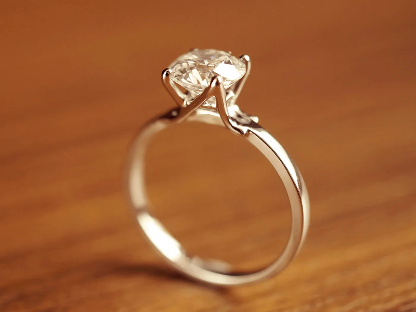 18k White Gold Diamond Ring (A) — view 2