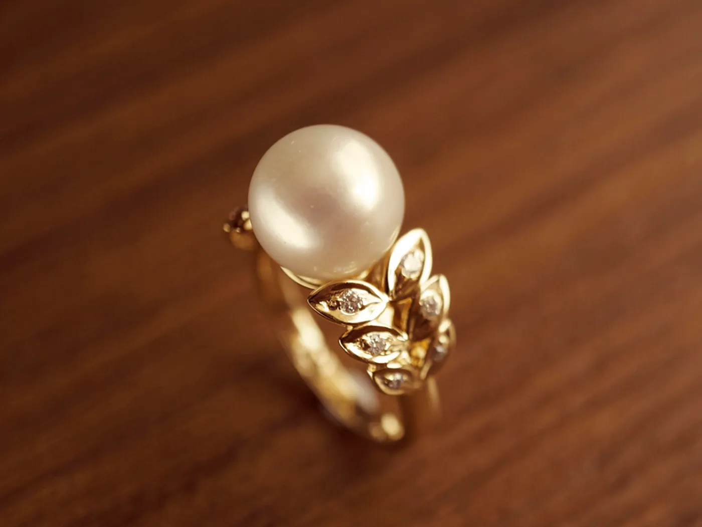 18k White Gold Ring (Pearl) — view 4