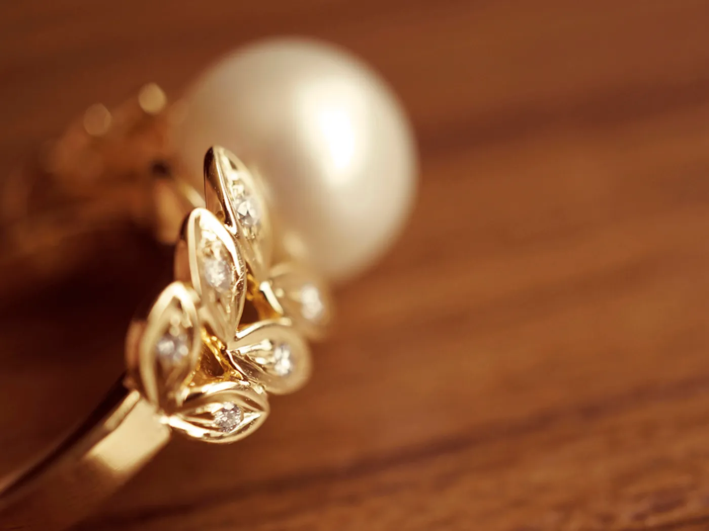 18k White Gold Ring (Pearl) — view 1