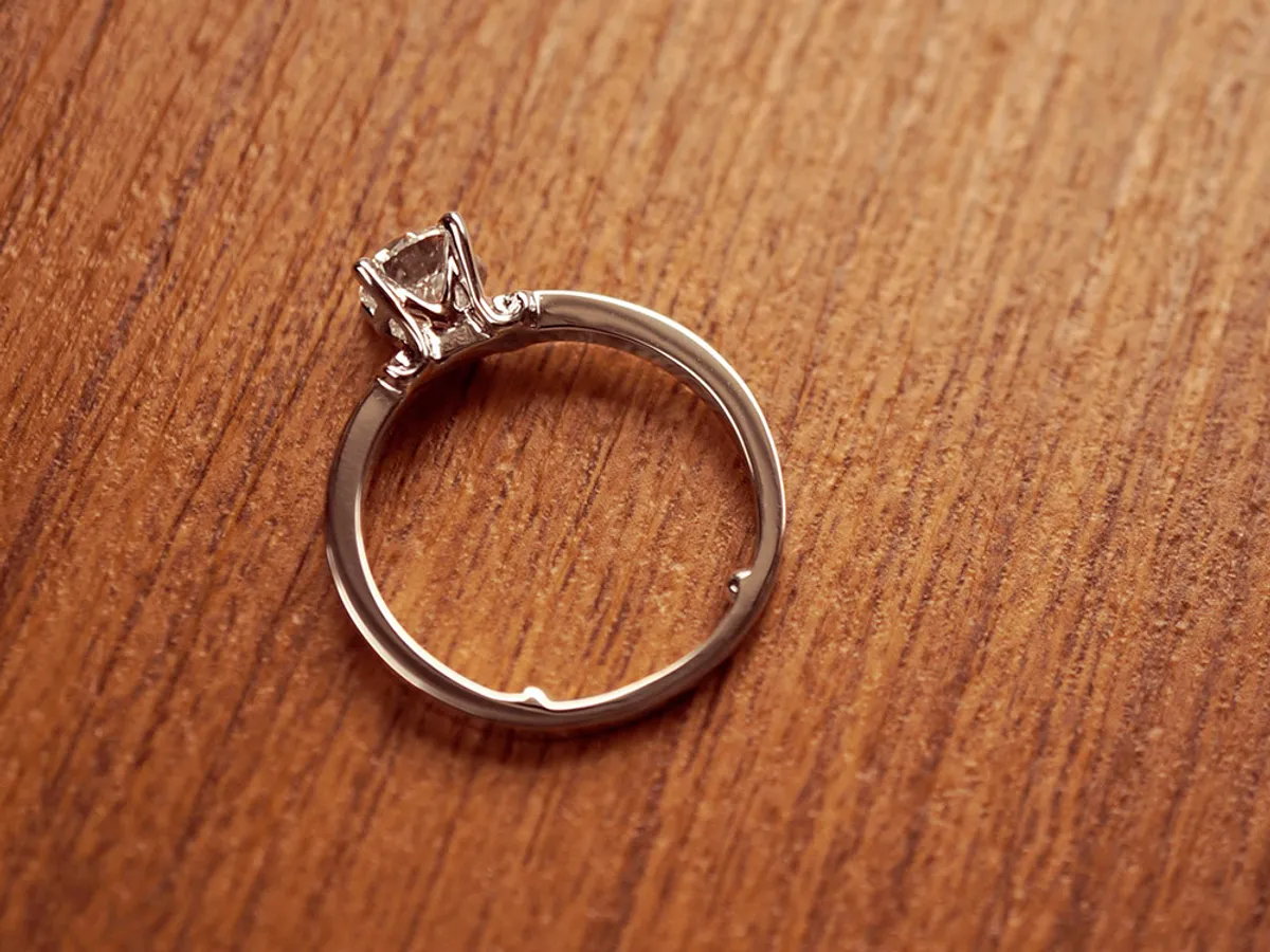 18k White Gold Diamond Ring (M) — 5
