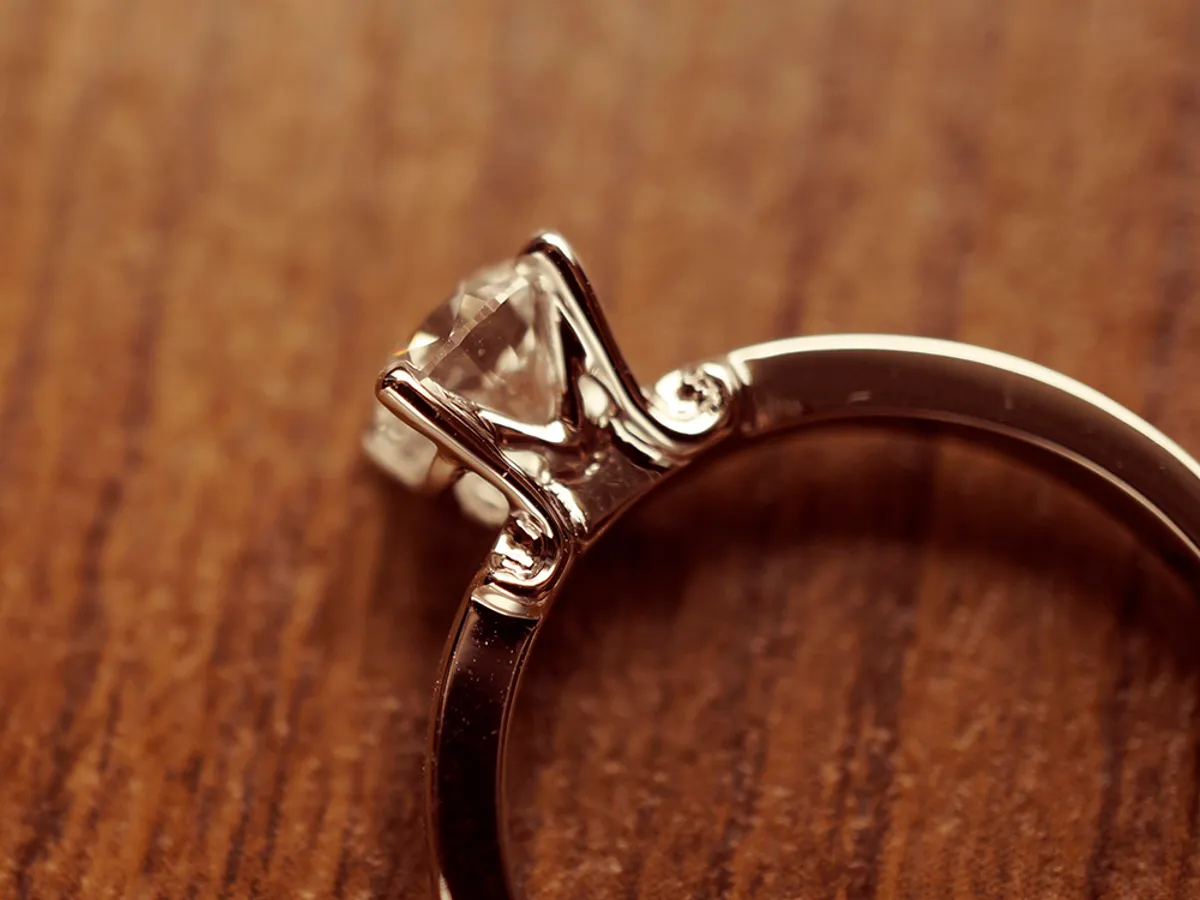 18k White Gold Diamond Ring (M) — 3