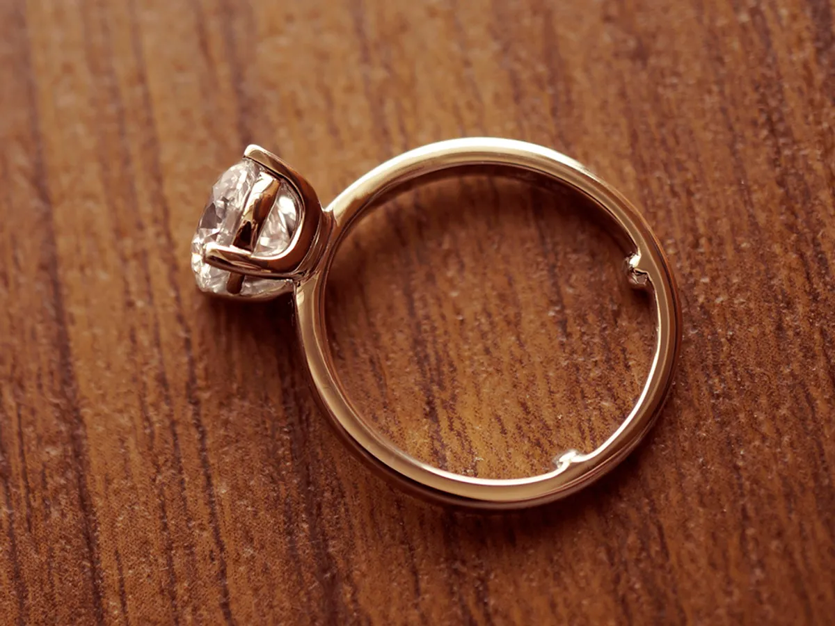 18k White Gold Diamond Ring (DD) — 4