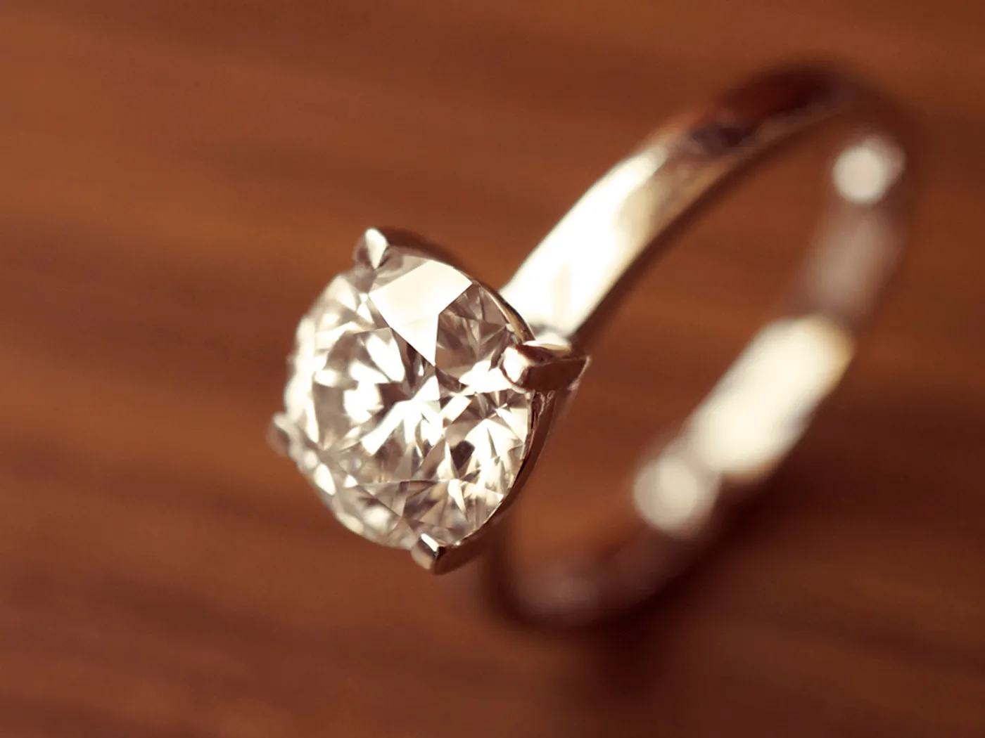 18k White Gold Diamond Ring (DD) — view 2