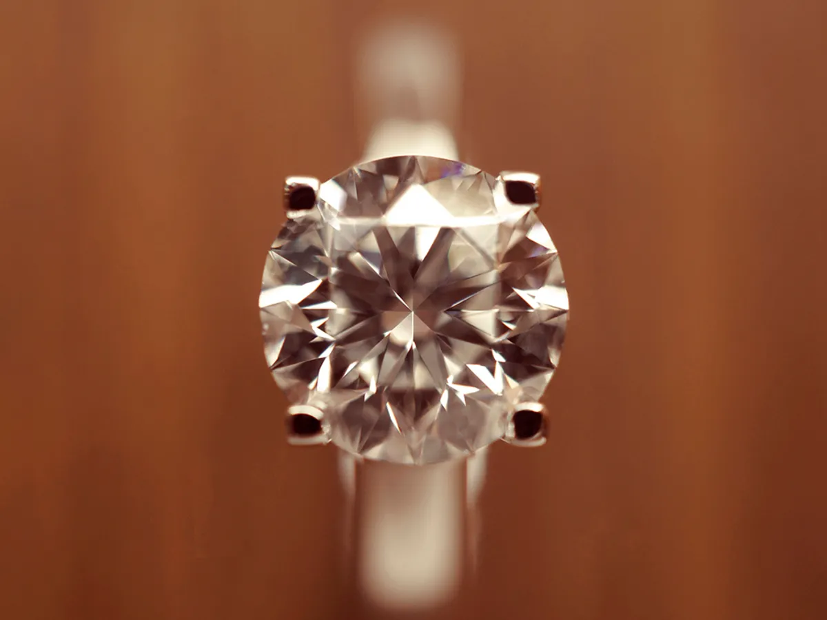 18k White Gold Diamond Ring (DD) — 1