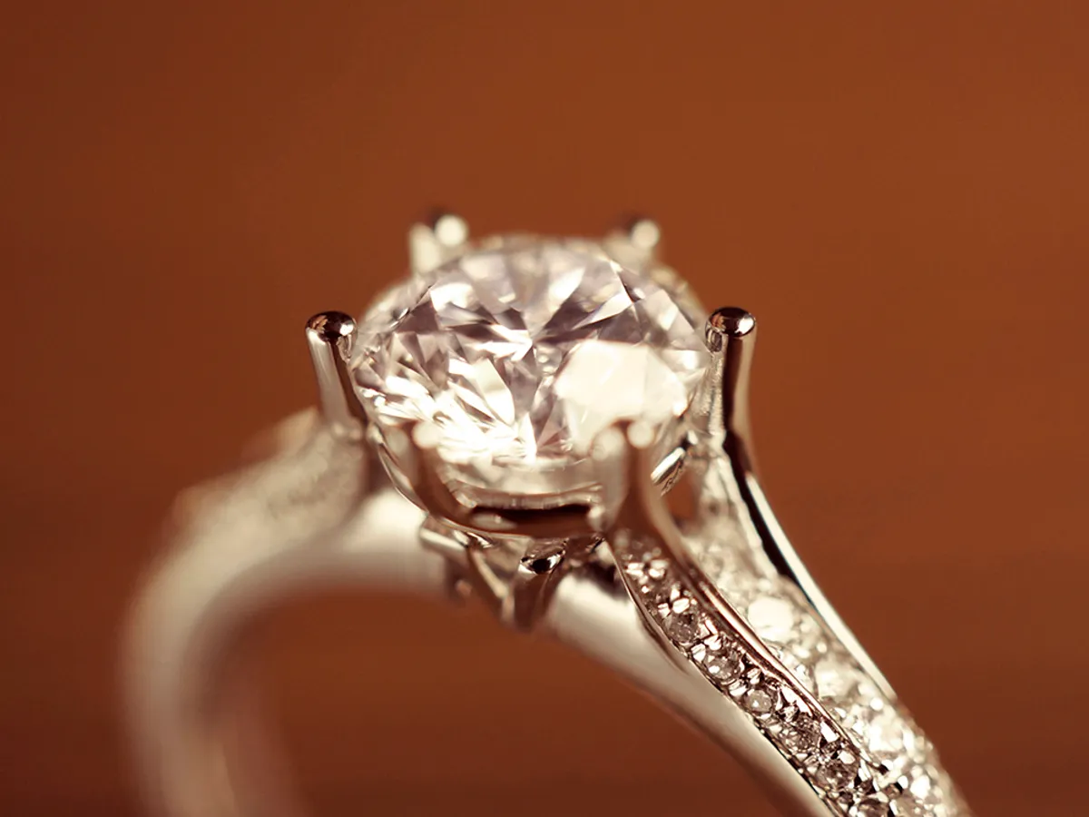 18k White Gold Diamond Ring — 4