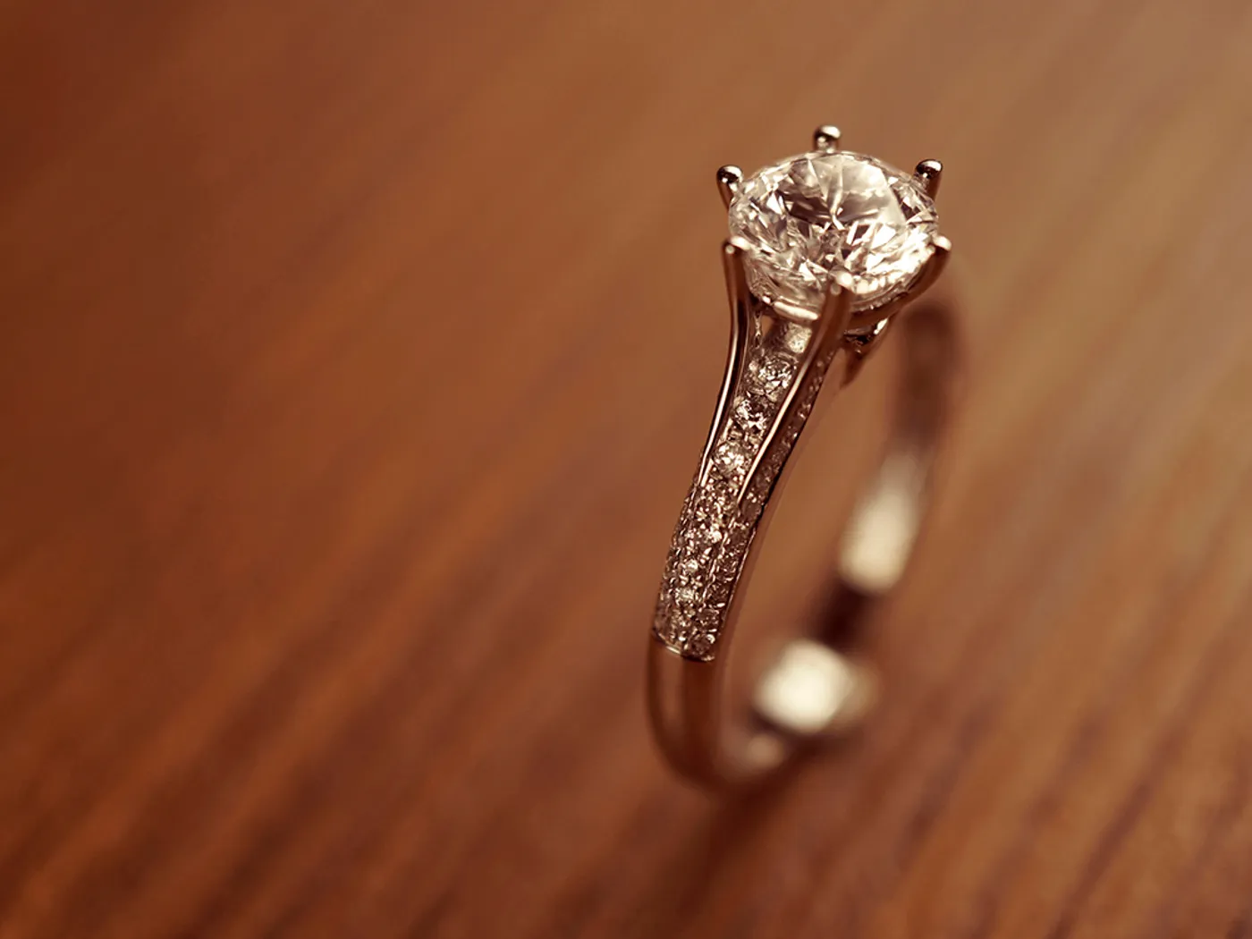 18k White Gold Diamond Ring — view 1