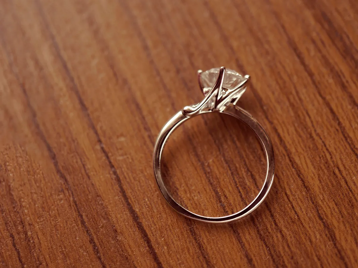 18k White Gold Diamond Ring (N) — 5