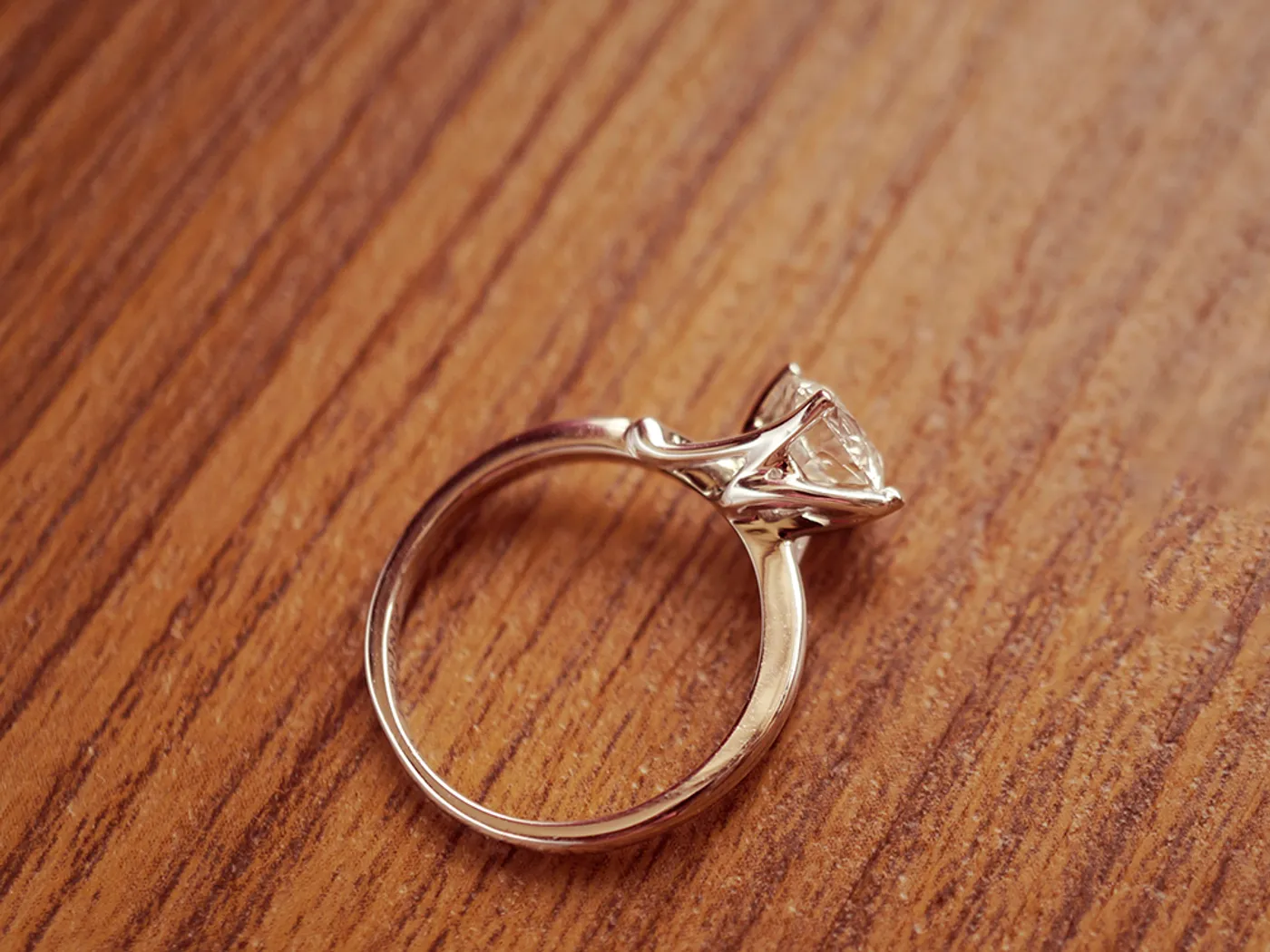 18k White Gold Diamond Ring (N) — view 3