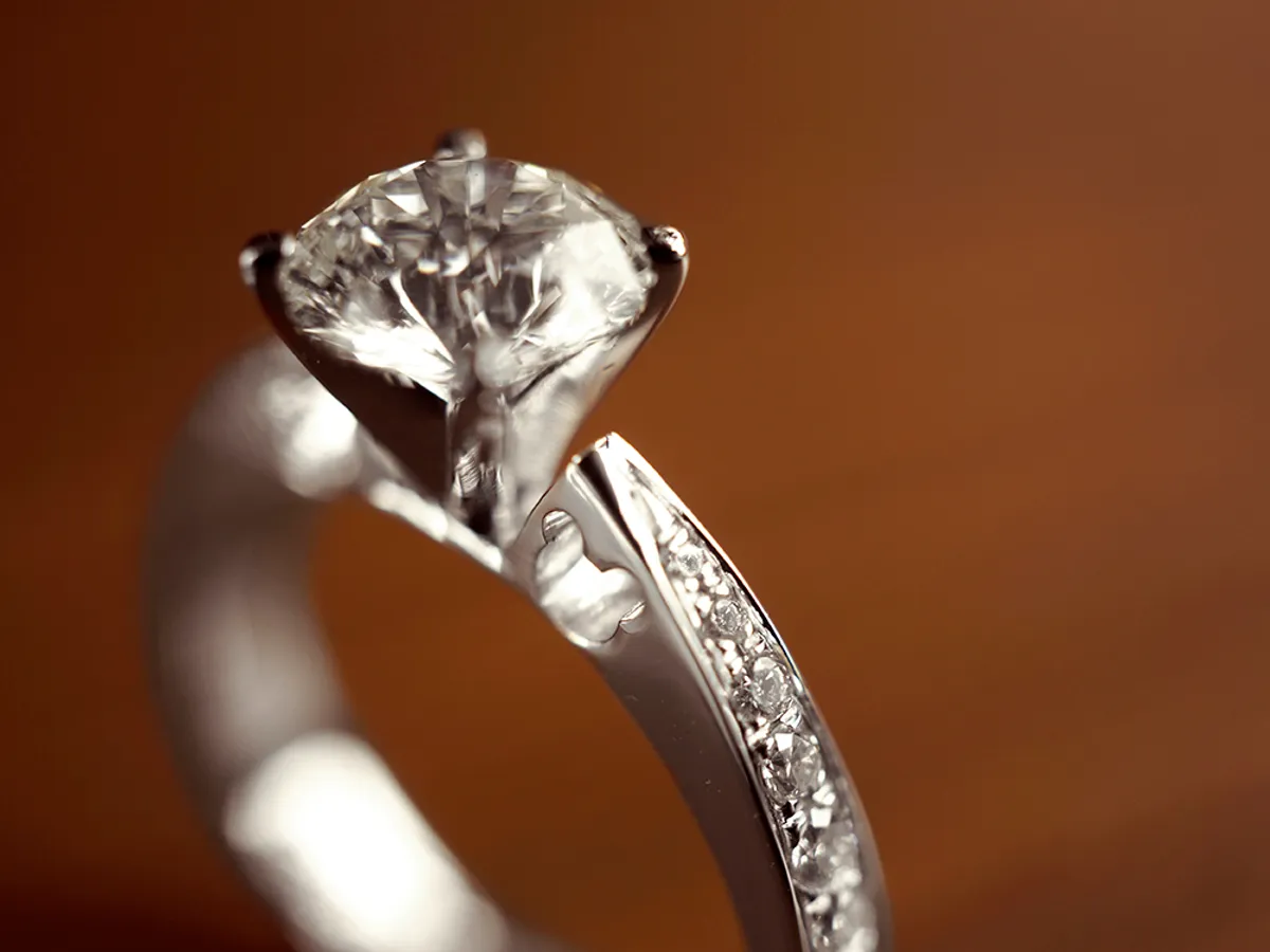 18k White Gold Diamond Ring with GIA (Bear) — 2