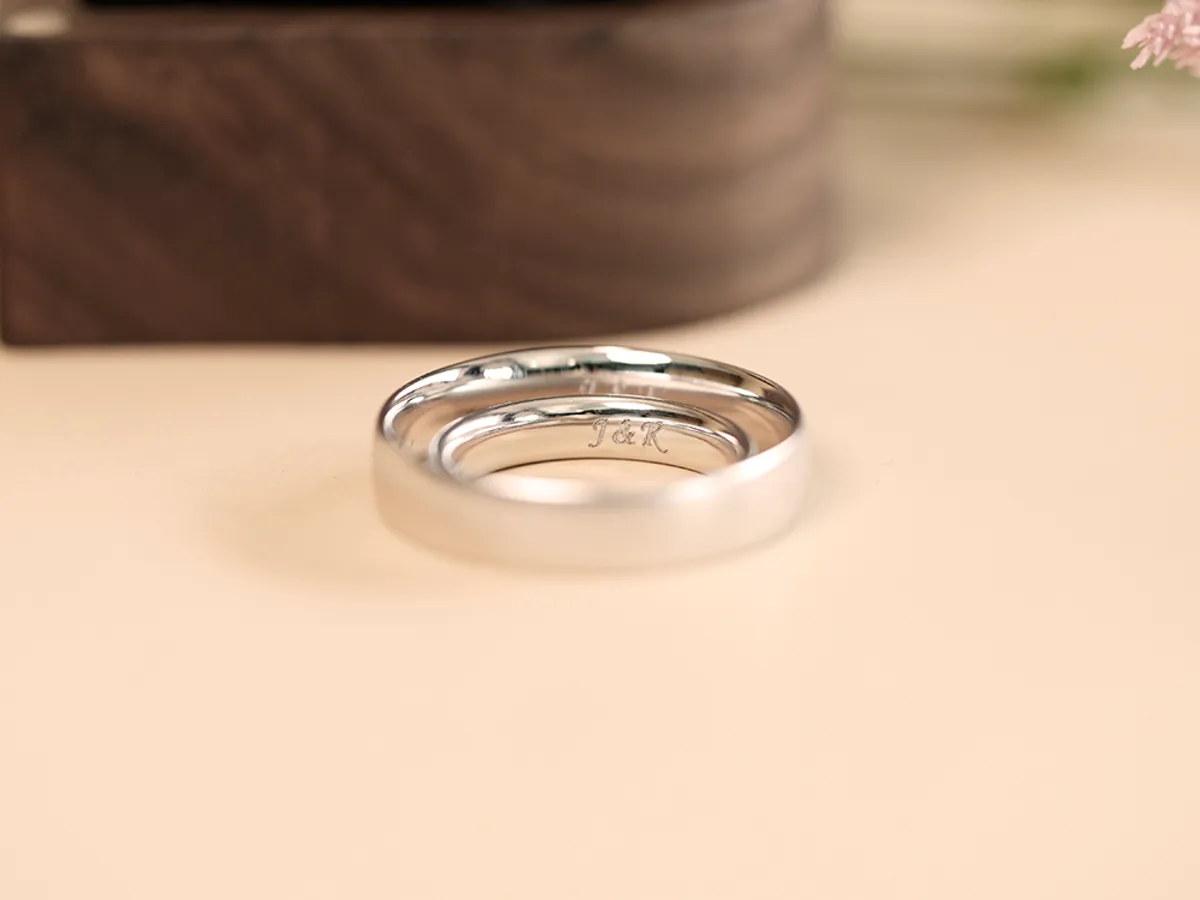 18k White Gold Wedding Band — 8