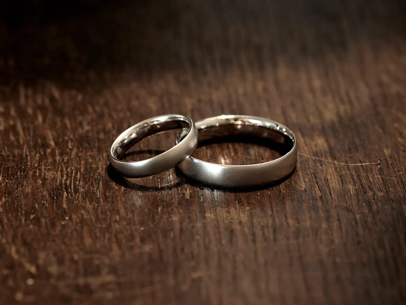 18k White Gold Wedding Band — view 6