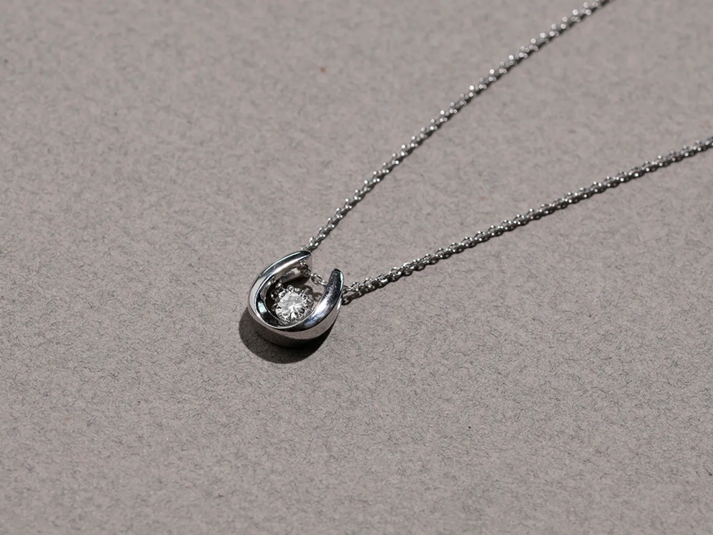 925 Silver Diamond Necklace (dancing stone) — view 1