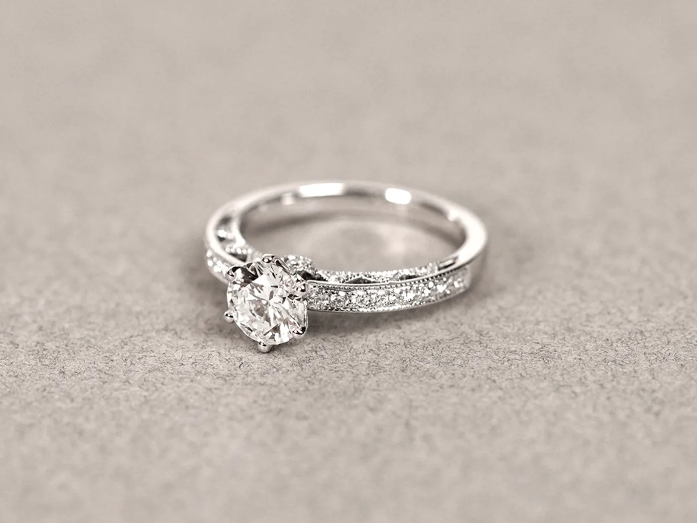 18k White Gold Diamond Ring — view 5