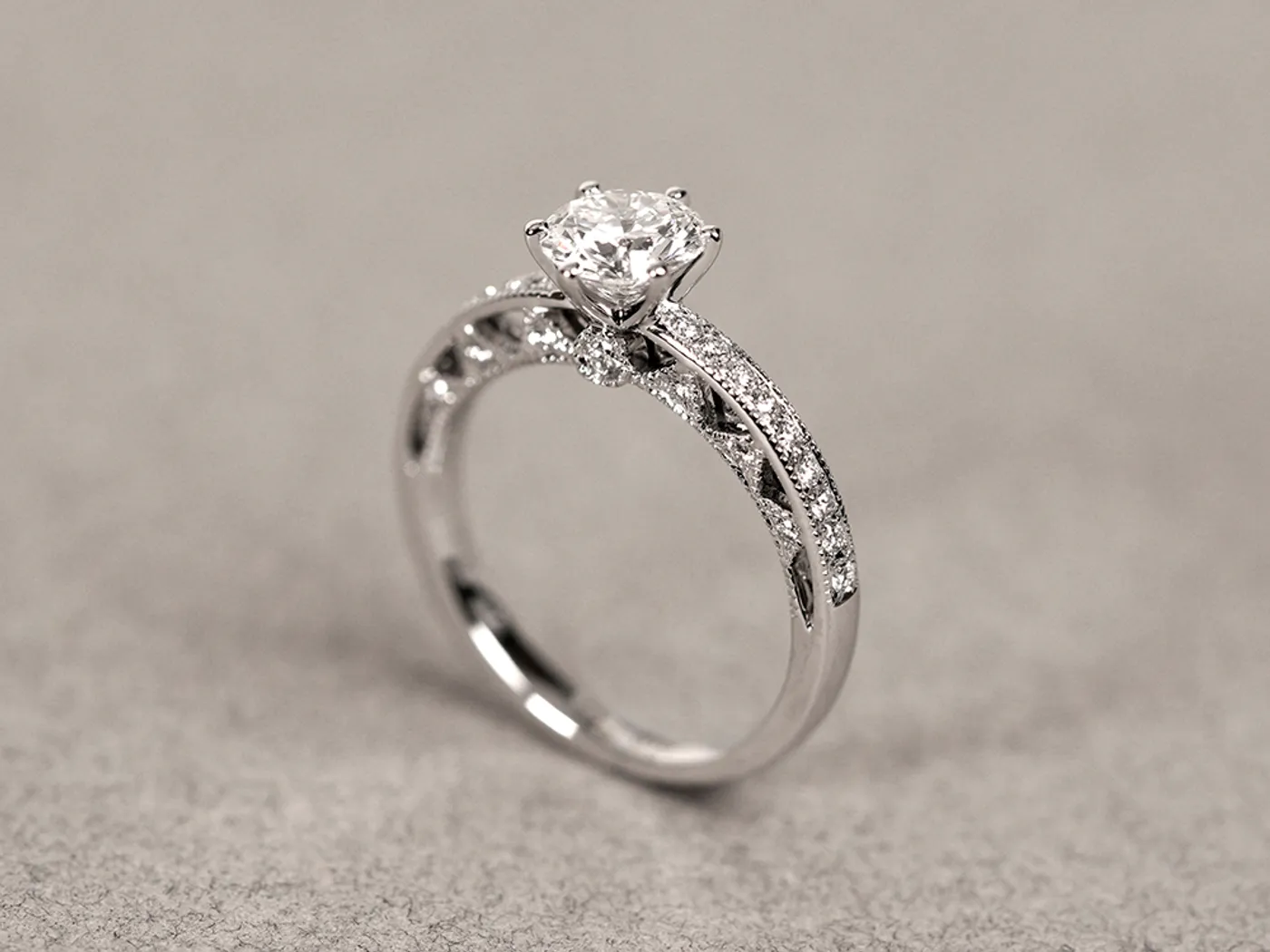18k White Gold Diamond Ring — view 3