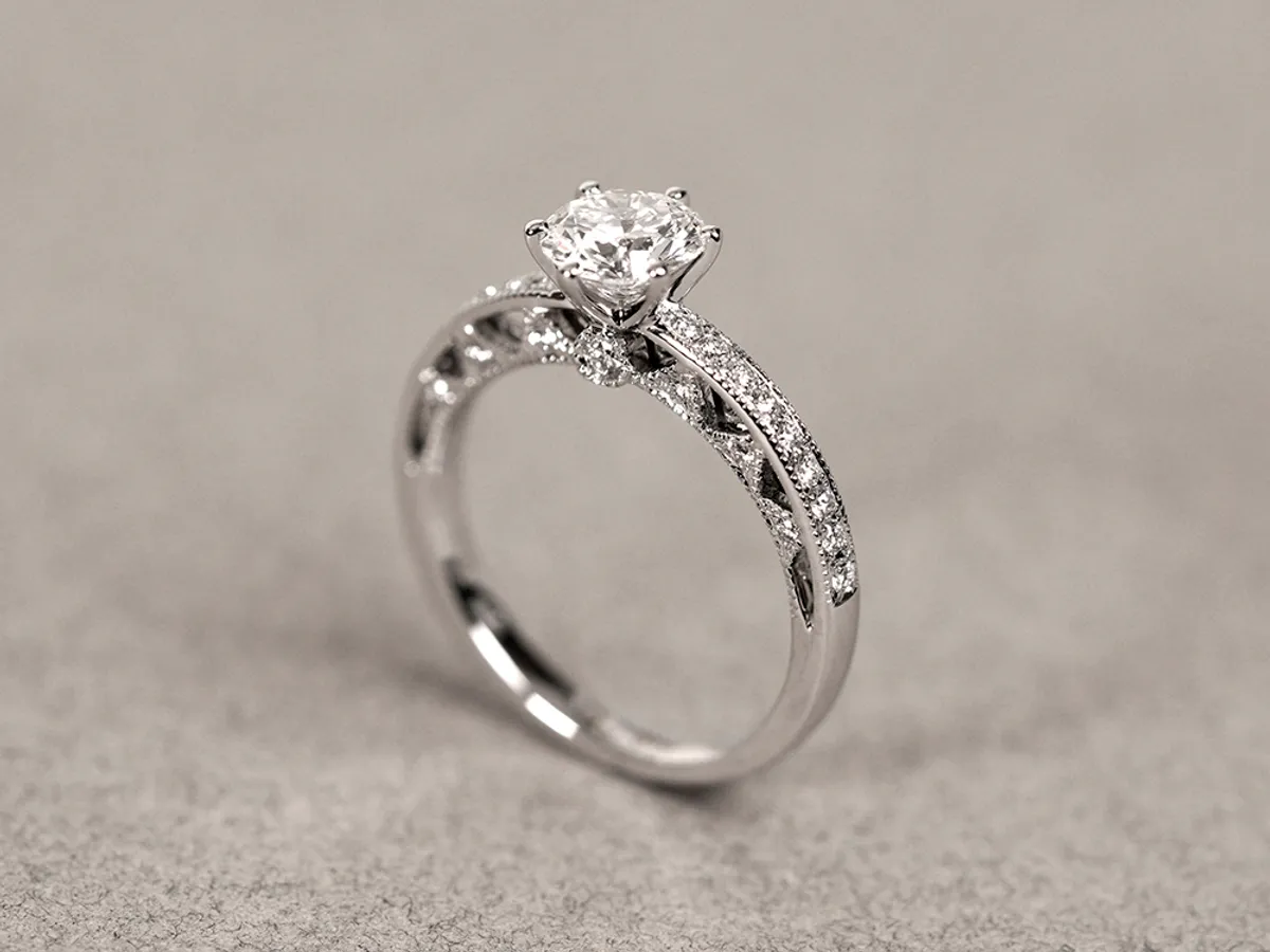 18k White Gold Diamond Ring — 3