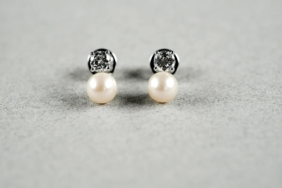 18k White Gold Earrings (Pearl & Diamond) — 4