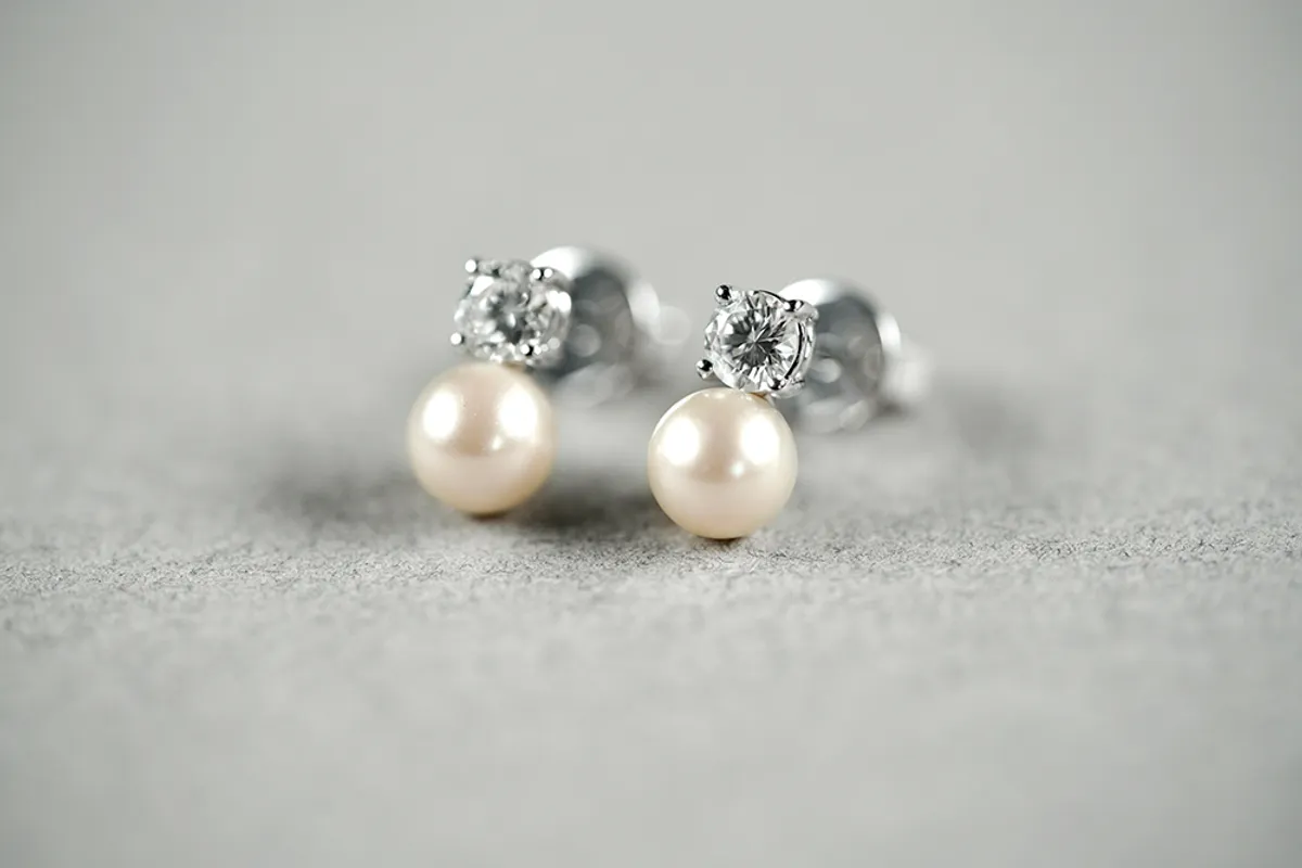 18k White Gold Earrings (Pearl & Diamond) — 2