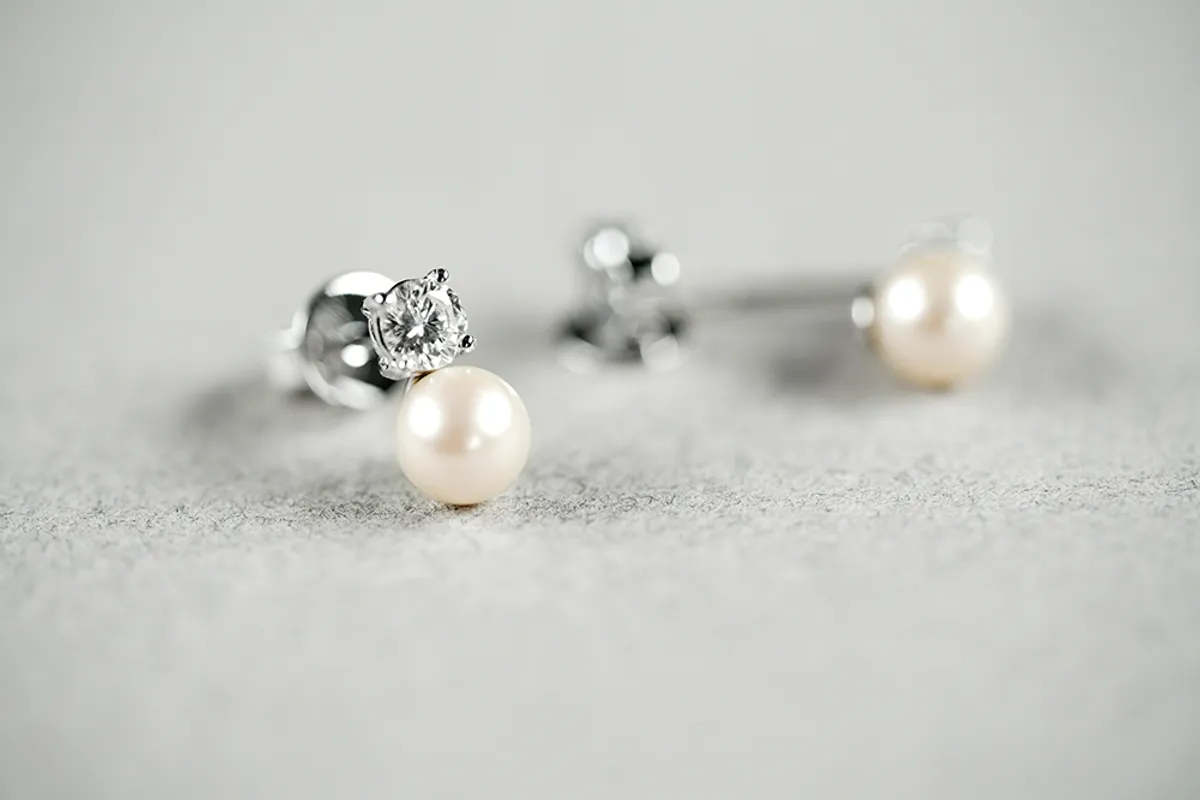 18k White Gold Earrings (Pearl & Diamond) — 1