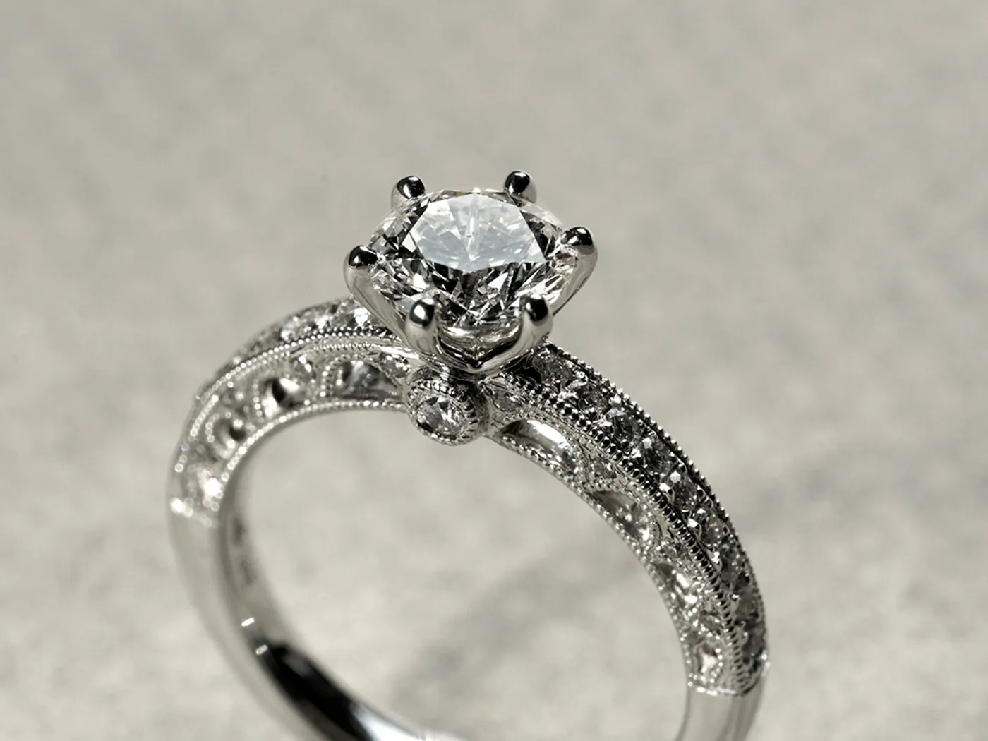 18k White Gold Diamond Ring — view 8