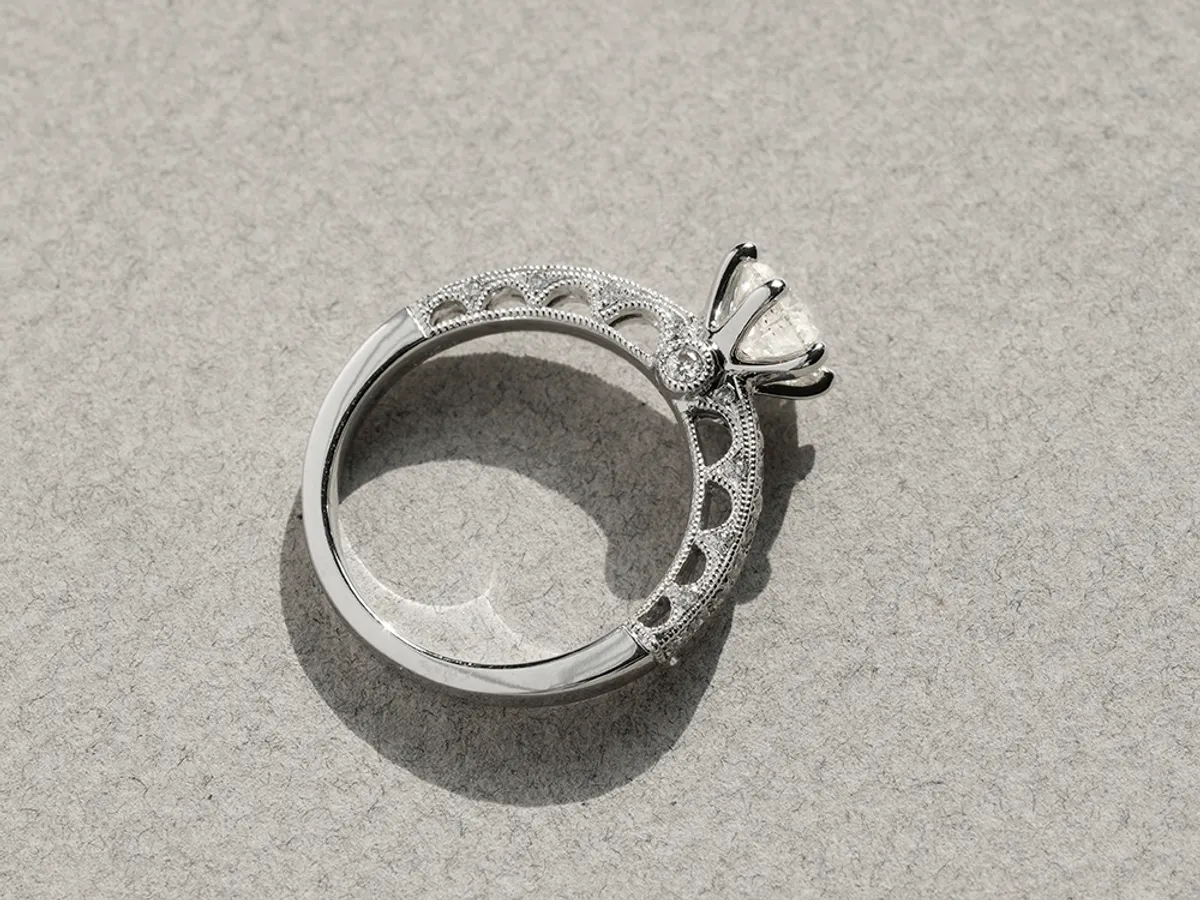 18k White Gold Diamond Ring — 3