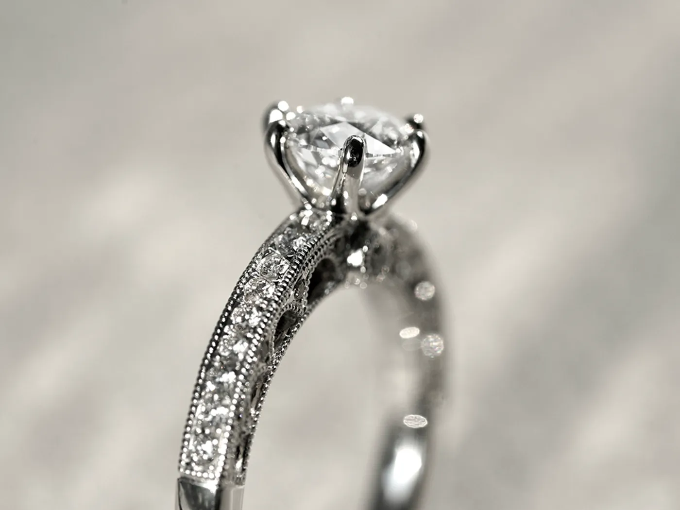 18k White Gold Diamond Ring — view 1