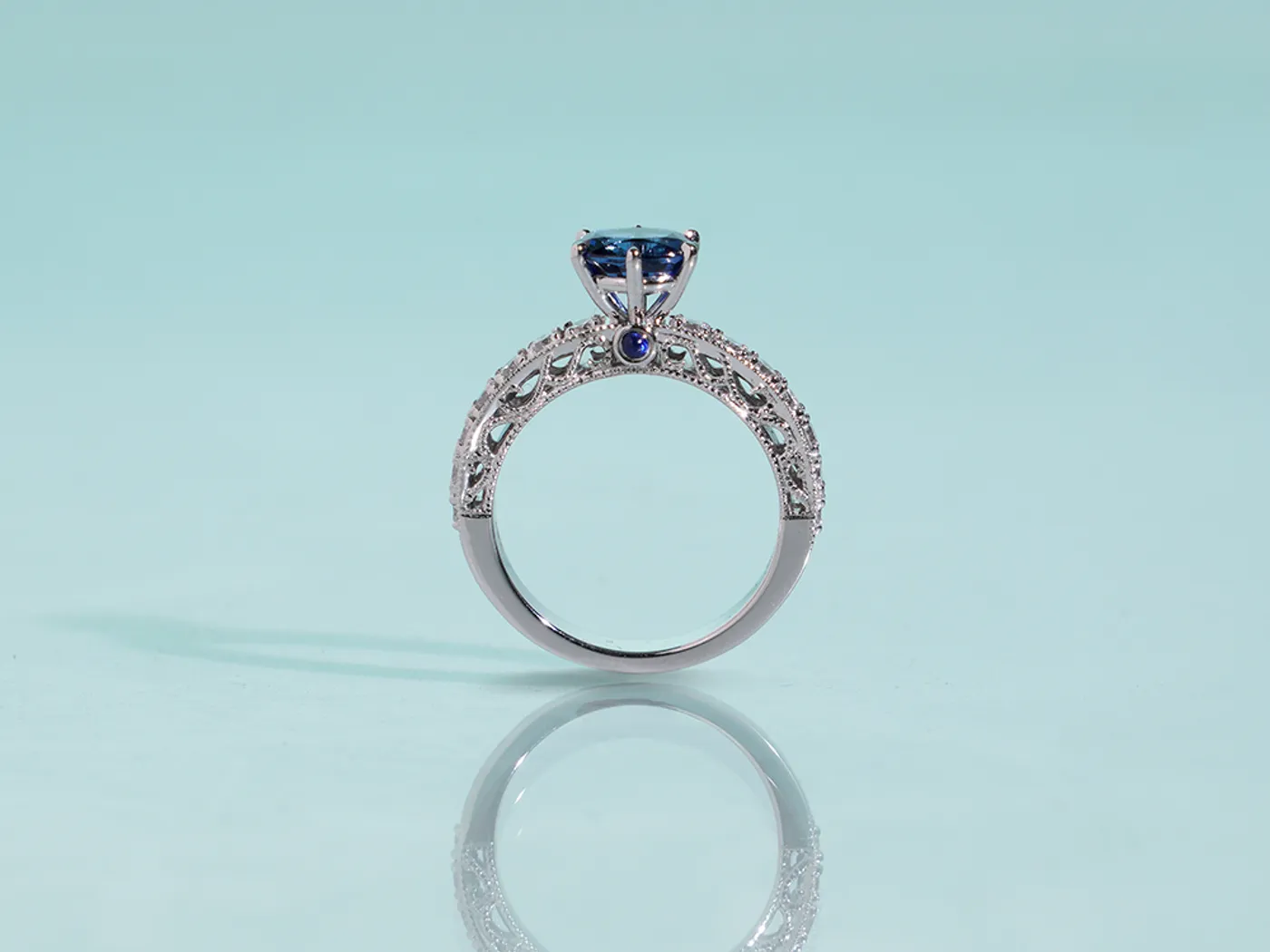 18k White Gold Sapphire Diamond Ring Set (Belgium Style) — view 2