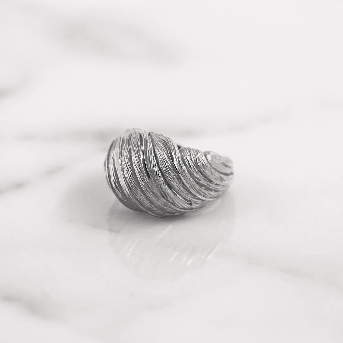羽環 戒指 · 白金